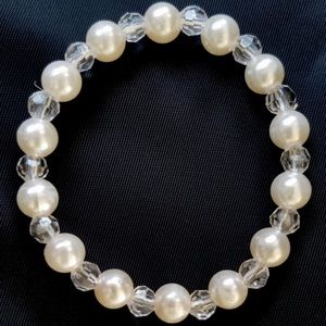 Pearl bracelet